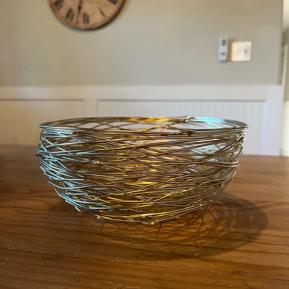 Gold Metal Wire Nest Basket - Picture 2 of 7